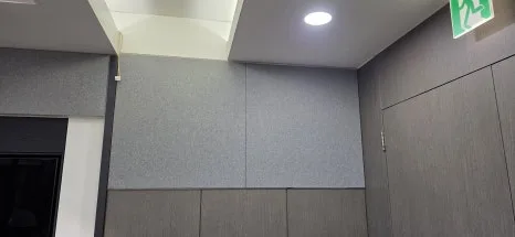 소재와 현장 비교 사진
